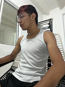 Snapshot of cherub_ chatting on February 7, 6:11 pm cherub online show from February 7, 6:11 pm