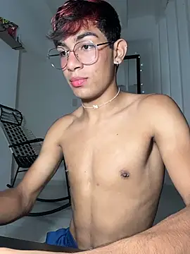 Snapshot of cherub_ chatting on February 13, 9:11 pm cherub online show from February 13, 9:11 pm