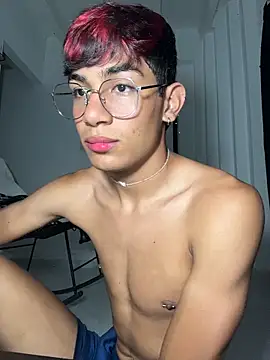 Snapshot of cherub_ chatting on February 15, 11:23 pm cherub online show from February 15, 11:23 pm