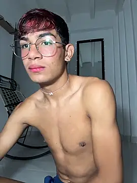 Snapshot of cherub_ chatting on February 16, 3:19 pm cherub online show from February 16, 3:19 pm