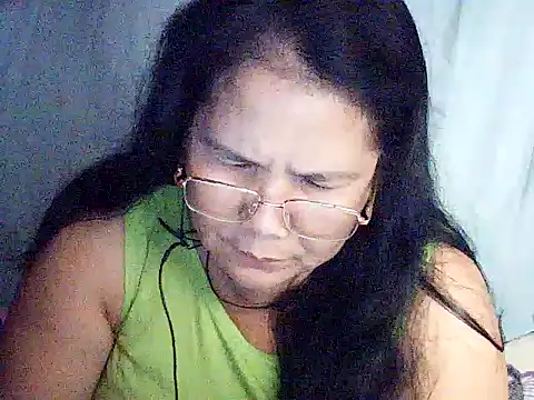 Snapshot of milagrose_rose chatting on June 24, 10:42 pm milagrose rose online show from June 24, 10:42 pm