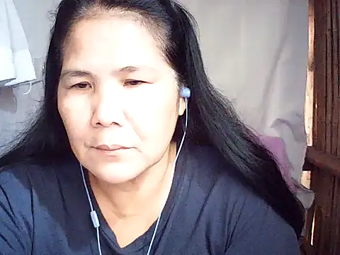 Snapshot of milagrose_rose chatting on July 11, 2:03 am milagrose rose online show from July 11, 2:03 am