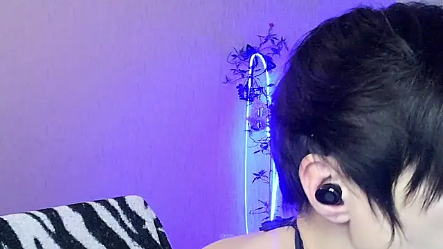 Ashley Brookss online show from November 27, 3:36 pm