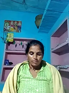 Snapshot of Mohni_cute chatting on October 31, 3:24 pm Mohni cute online show from October 31, 3:24 pm