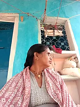 Snapshot of Mohni_cute chatting on December 15, 8:29 am Mohni cute online show from December 15, 8:29 am