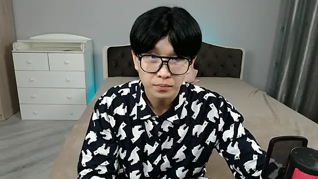 KaiChicken online show from December 4, 9:34 pm