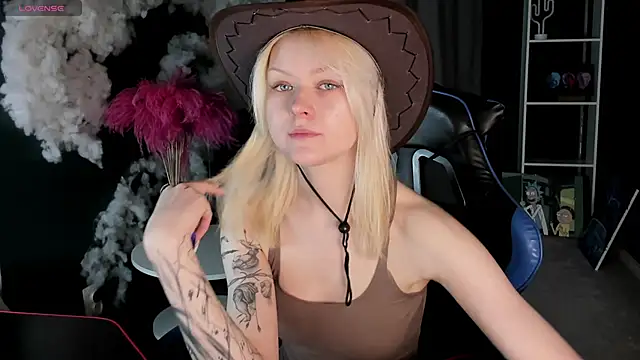 Snapshot of Callista_a chatting on May 18, 3:02 am Callista a online show from May 18, 3:02 am