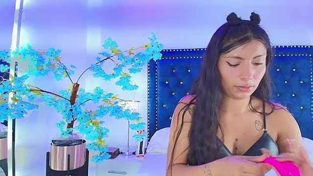 Gabriela milani online show from March 2, 7:10 pm