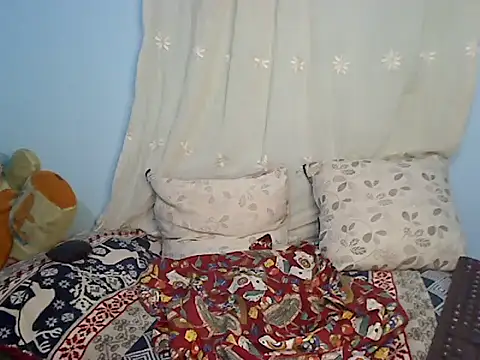 Snapshot of RoseNaya chatting on May 7, 3:12 am RoseNaya online show from May 7, 3:12 am