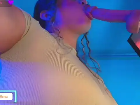 Snapshot of scarlet_queen__ chatting on September 30, 3:11 am scarlet queen online show from September 30, 3:11 am