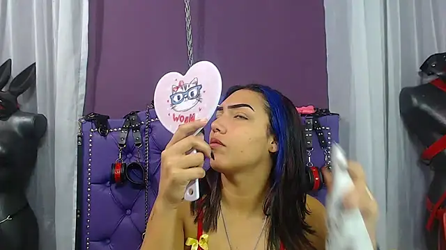 Snapshot of Sophie-dbs chatting on December 3, 3:54 pm Sophie-dbs online show from December 3, 3:54 pm