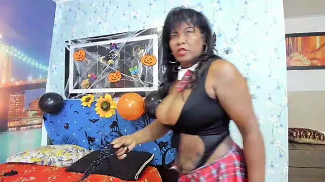 Snapshot of TashaMendoza1 chatting on October 31, 7:59 pm TashaMendoza1 online show from October 31, 7:59 pm