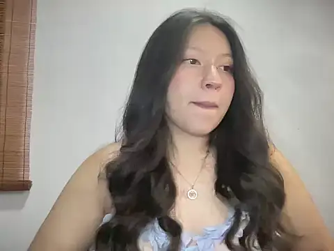 Rachel James   online show from November 14, 11:24 pm