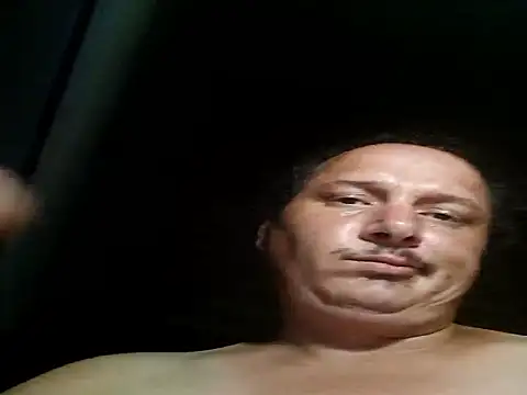 Snapshot of macKnd chatting on October 5, 6:56 am macKnd online show from October 5, 6:56 am