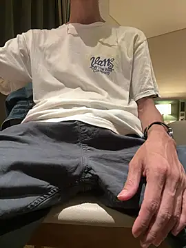 Snapshot of HenryLee1983-cums chatting on May 20, 1:50 pm HenryLee1983-cums online show from May 20, 1:50 pm
