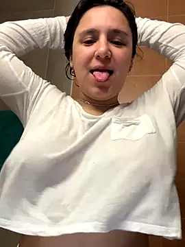 Snapshot of Luisaa_rosee chatting on October 9, 5:00 pm Luisaa rosee online show from October 9, 5:00 pm