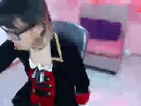 Snapshot of cristal_hills_19 chatting on October 31, 6:42 pm cristal hills 19 online show from October 31, 6:42 pm