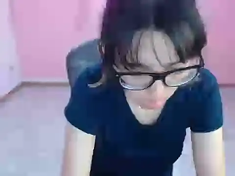 Snapshot of cristal_hills_19 chatting on November 12, 1:44 pm cristal hills 19 online show from November 12, 1:44 pm