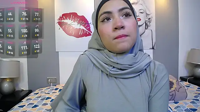 Neesha   online show from October 28, 8:11 pm