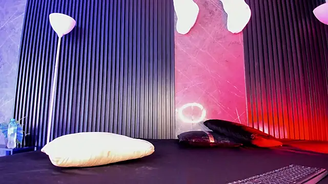 Snapshot of cloemorningstar chatting on December 5, 2:03 pm cloemorningstar online show from December 5, 2:03 pm