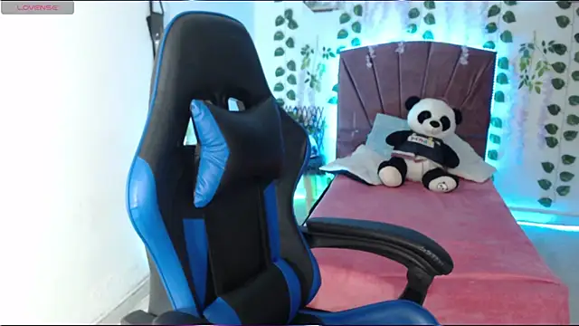 Chloe-laurent03 online show from October 21, 8:31 pm