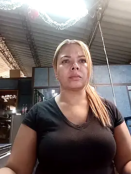 Snapshot of vicoria_09 chatting on November 6, 9:15 pm vicoria 09 online show from November 6, 9:15 pm