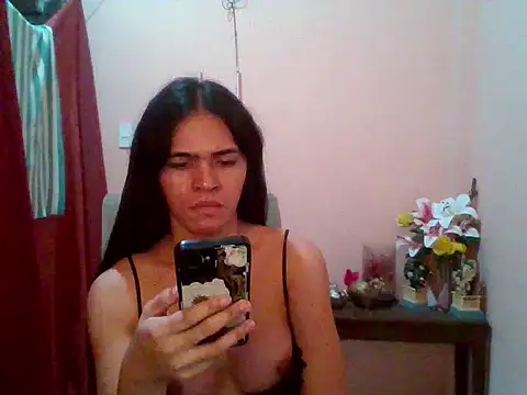 sweet yummy69 online show from April 28, 2:27 am