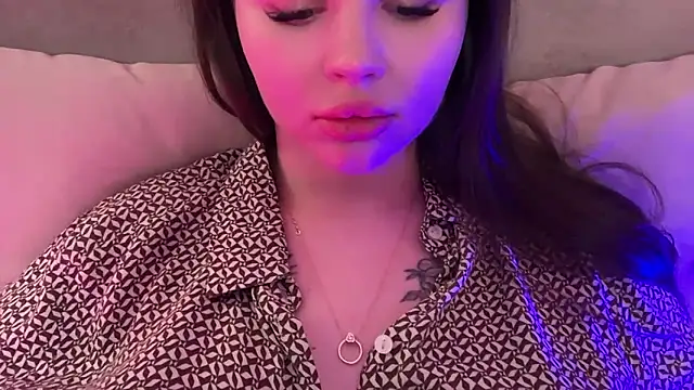 AlmaryKim online show from April 24, 8:11 pm