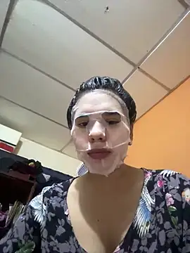Snapshot of Brianna_bunny05 chatting on May 17, 11:12 pm Brianna bunny05 online show from May 17, 11:12 pm