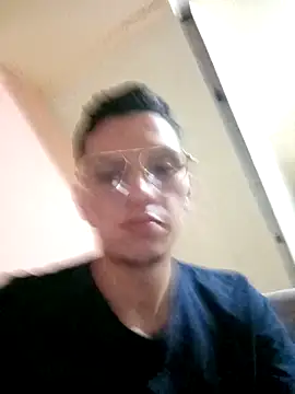 Snapshot of Raven_king chatting on December 20, 7:48 am Raven king online show from December 20, 7:48 am