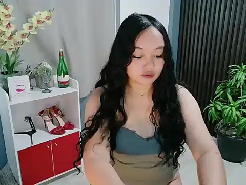 UrFavouriteCravings online show from January 13, 2:06 am