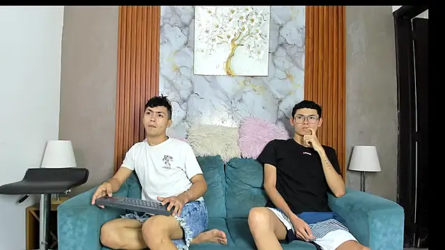 VERY HOT GUYS online show from June 17, 7:11 am