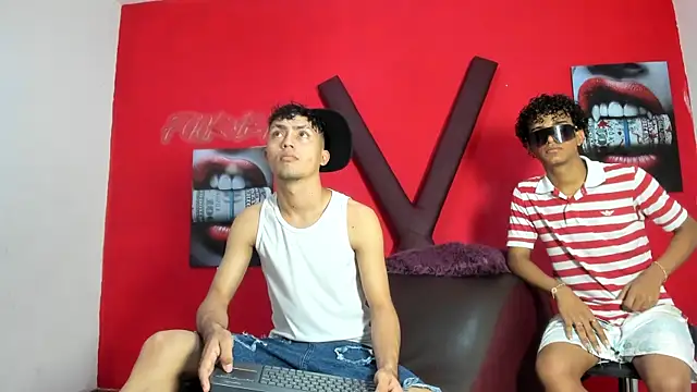 VERY HOT GUYS online show from June 30, 1:23 pm