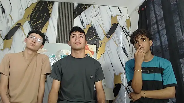 VERY HOT GUYS online show from July 15, 1:16 pm