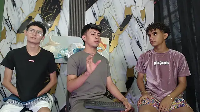 VERY HOT GUYS online show from July 18, 1:15 pm