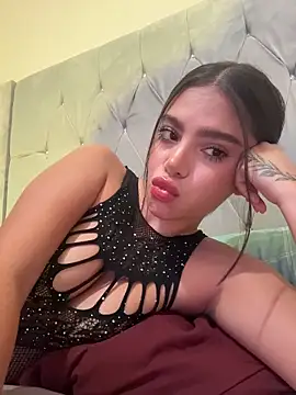 Snapshot of whitefoxxxx6 chatting on December 17, 4:51 am whitefoxxxx6 online show from December 17, 4:51 am