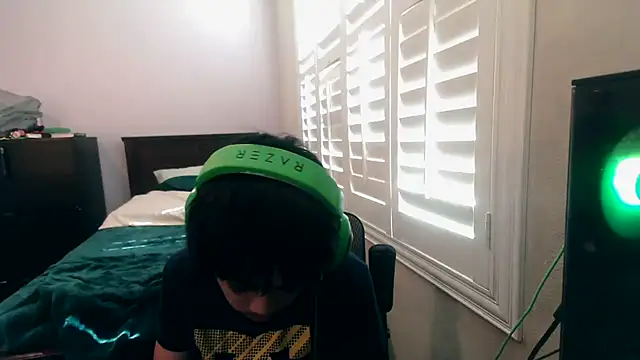 youngasianboy2007 online show from October 8, 7:44 pm