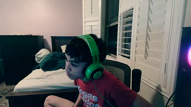 youngasianboy2007 online show from February 8, 8:29 am