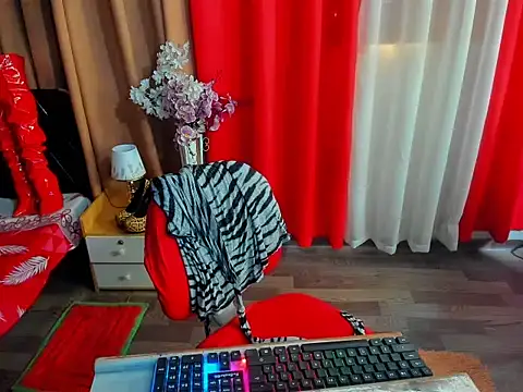 Snapshot of xAsianTOPModelx chatting on May 6, 7:02 am xAsianTOPModelx online show from May 6, 7:02 am