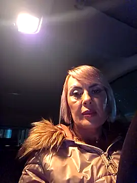 KirraWhite online show from November 29, 5:16 pm