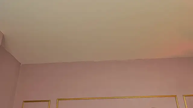 KirraWhite online show from February 2, 8:57 am