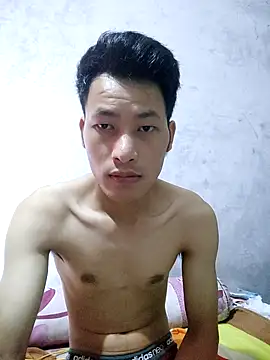 Snapshot of Uh-em95 chatting on October 12, 12:53 am Uh-em95 online show from October 12, 12:53 am