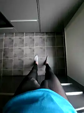 rezzzze online show from October 28, 2:31 pm