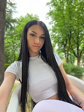 ilariea girl online show from May 8, 3:39 pm