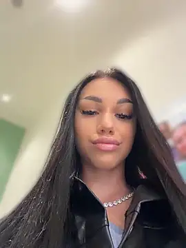 ilariea girl online show from May 10, 2:11 pm