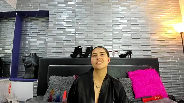 Snapshot of ChloeMorelli chatting on October 3, 2:30 am ChloeMorelli online show from October 3, 2:30 am