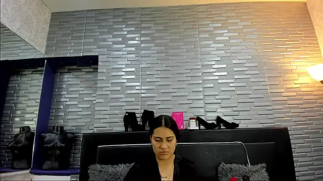 Snapshot of ChloeMorelli chatting on October 15, 2:22 am ChloeMorelli online show from October 15, 2:22 am