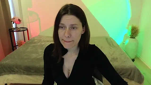 Snapshot of Annaabels chatting on June 2, 9:00 am Annaabels online show from June 2, 9:00 am