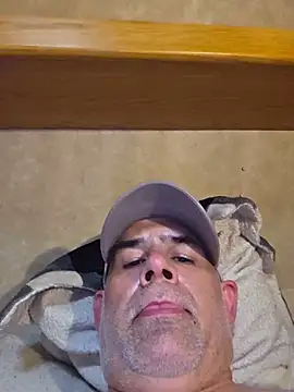 Snapshot of DeeBestEver chatting on June 13, 8:51 pm DeeBestEver online show from June 13, 8:51 pm