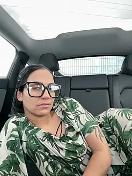 LaPetiteKim online show from March 11, 1:06 pm